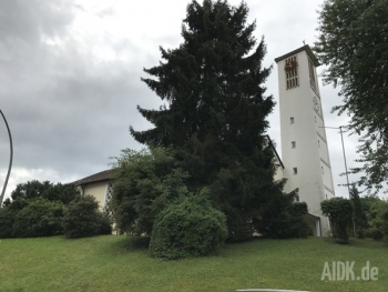 Altbach_ZumHeiligenKreuz_Kirche2
