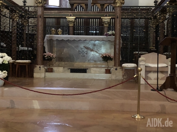 Assisi_SantaChiara_Altar