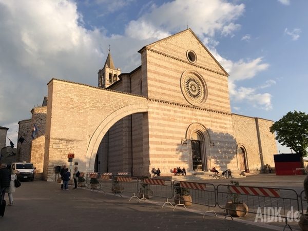 Assisi_SantaChiara_Kirche5