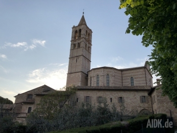 Assisi_SantaChiara_Kirche4