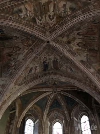 Assisi_SantaChiara_Kirche8