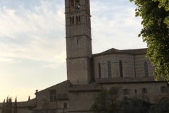 Assisi_SantaChiara_Kirche1