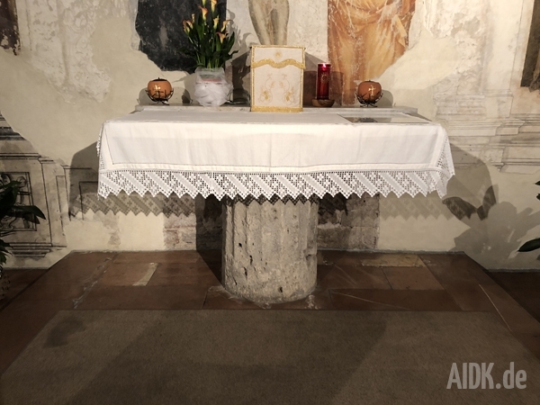 Assisi_SantaMariaMaggiore_Altar1