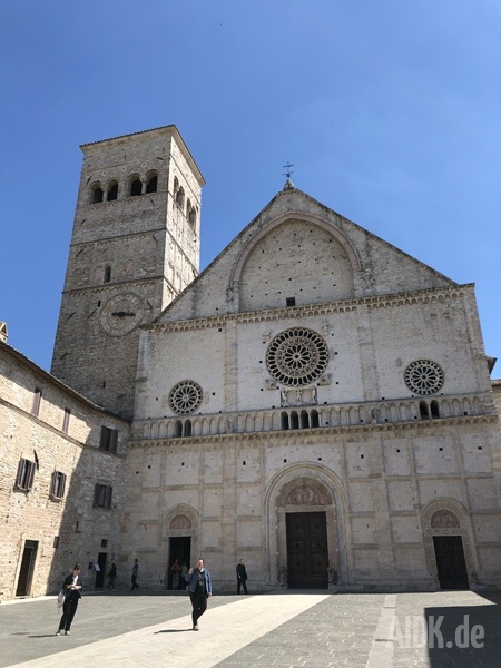 Assisi_SanRufino_Kirche1