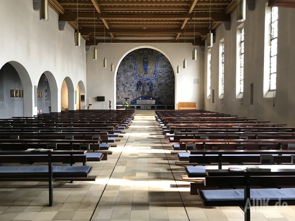 Stuttgart_MariaeHimmelfahrt_Kirche3